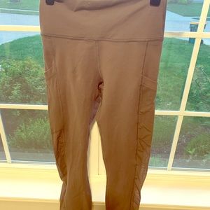 Mila pocket Capri Fabletics size small grey